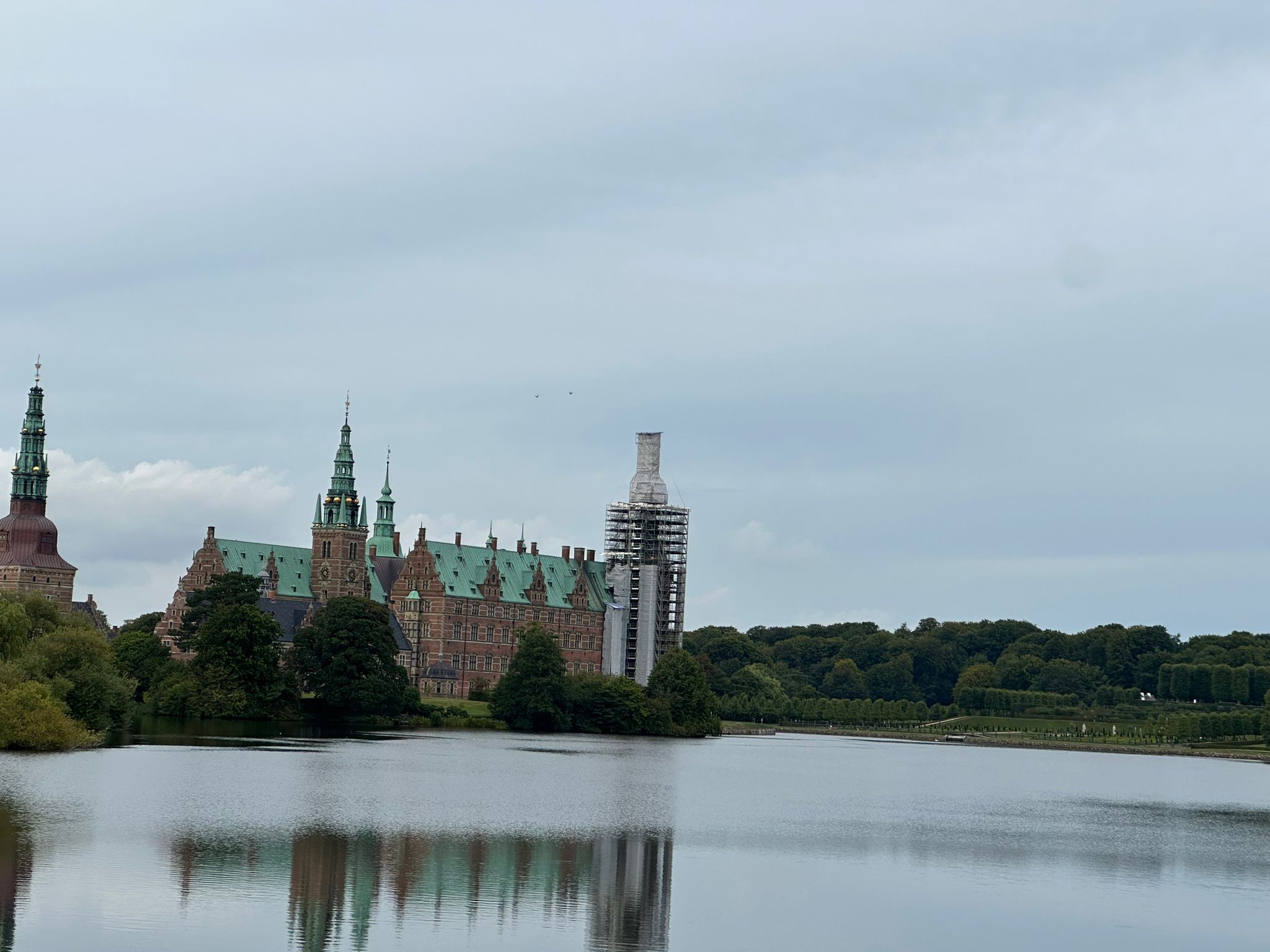 Walk & Canal Tour: Copenhagen Highlights